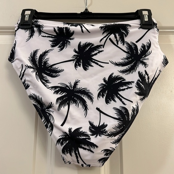 Ladies bikini bottoms - Picture 2 of 3